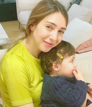 Alexandra-Sofia Kalouli with her daughter.